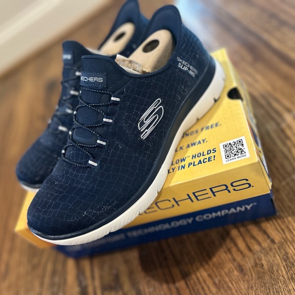 Skechers Shoes - Skechers Women’s Hands Free Slip-ins Summits Classy Night 8.5 NWT